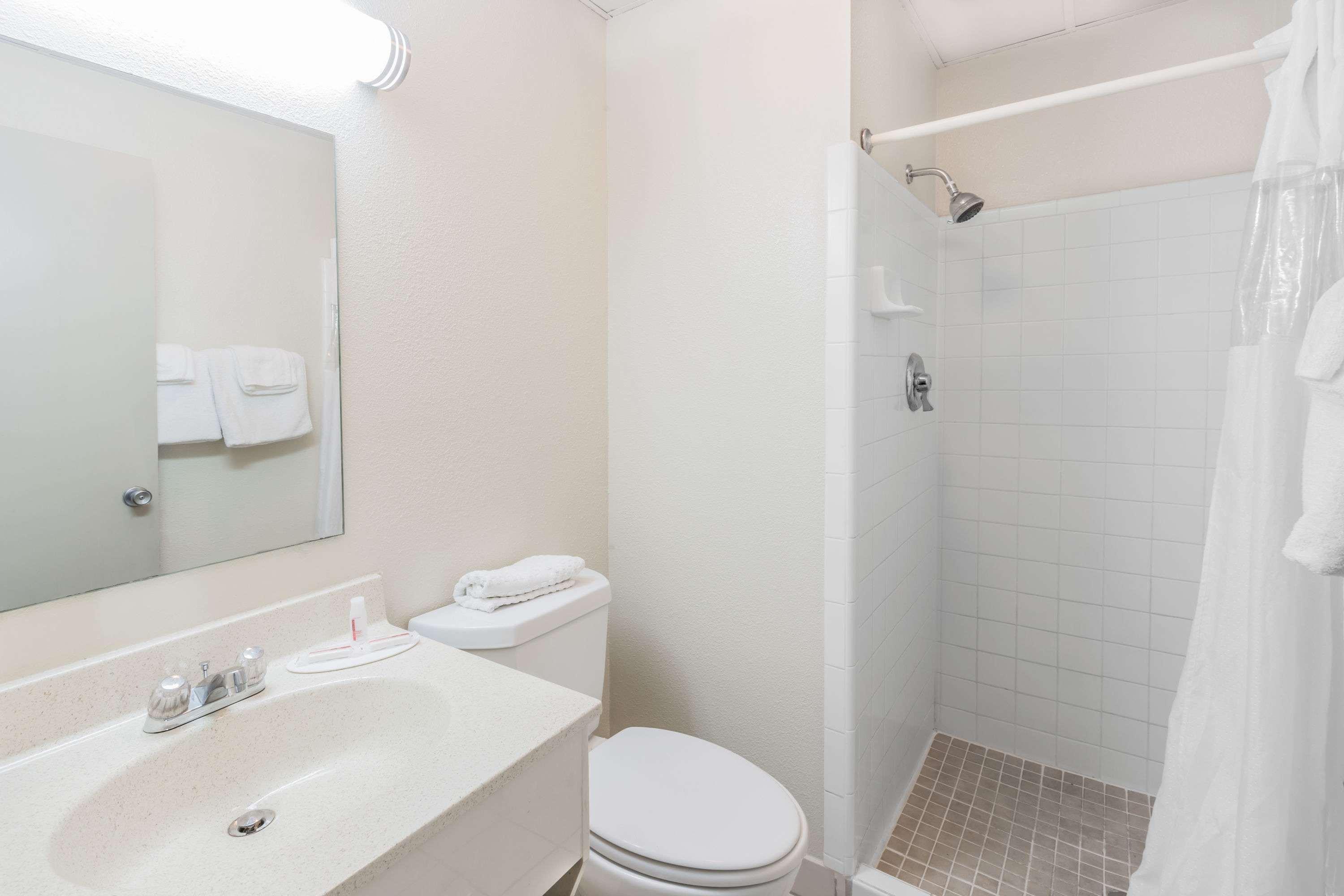 Super 8 By Wyndham Knoxville Downtown Area Екстер'єр фото