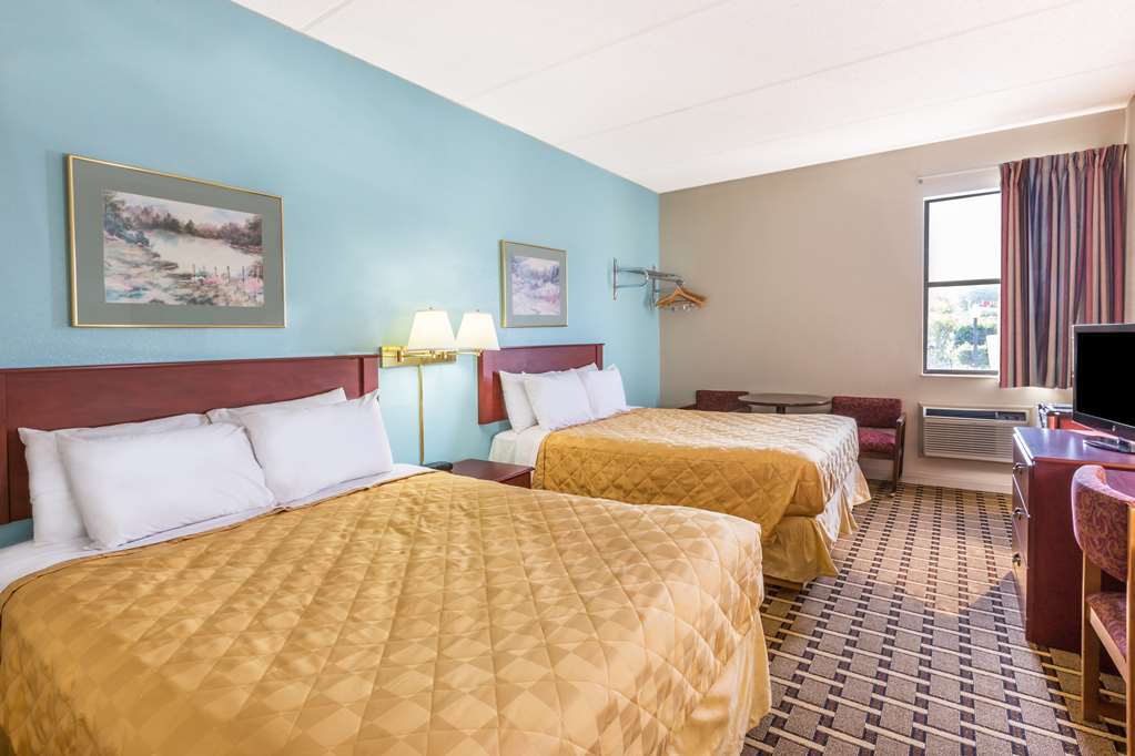 Super 8 By Wyndham Knoxville Downtown Area Номер фото